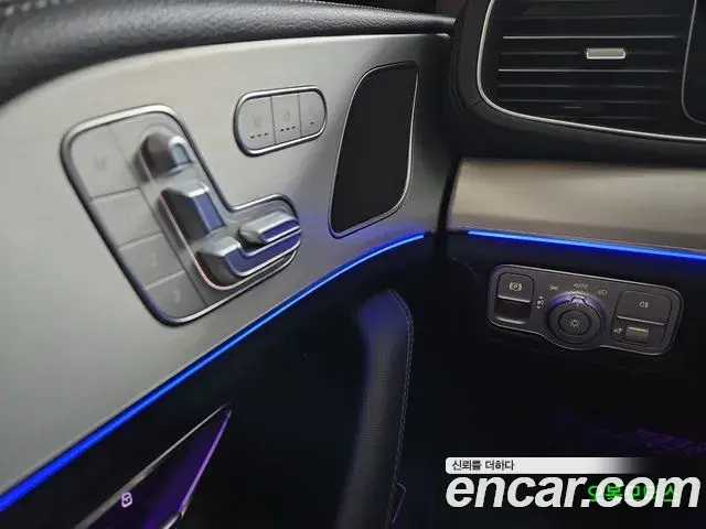 Mercedes-Benz GLE-Class 2021 — Photo 13/20