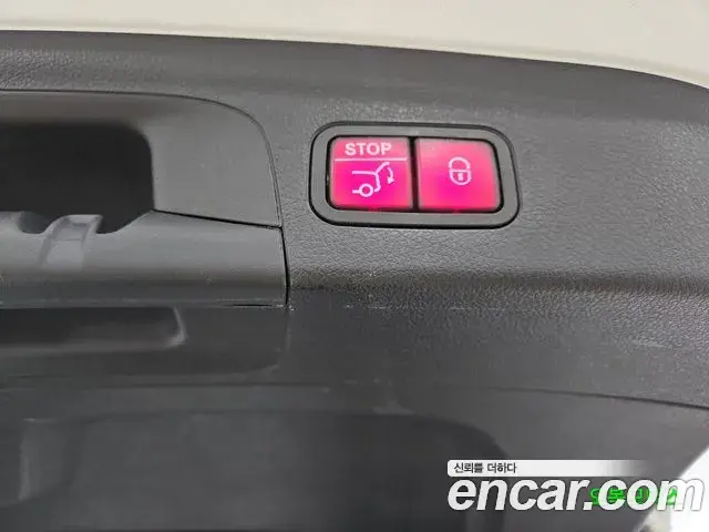Mercedes-Benz GLE-Class 2021 — Photo 12/20