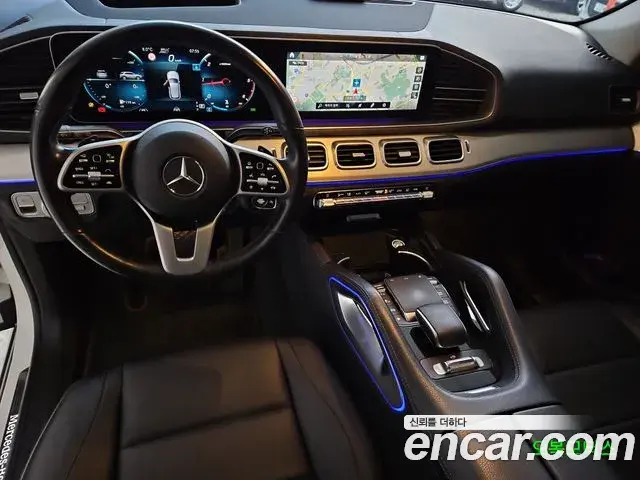 Mercedes-Benz GLE-Class 2021 — Photo 19/20