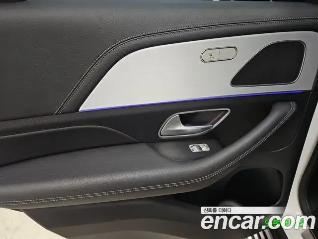 Mercedes-Benz GLE-Class 2021 — Photo 16/20