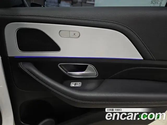 Mercedes-Benz GLE-Class 2021 — Photo 8/20