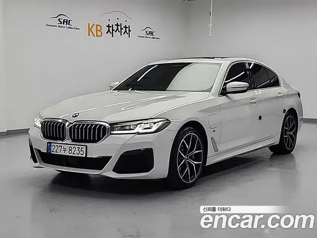 BMW 5 Series 2020 — Photo 2/20