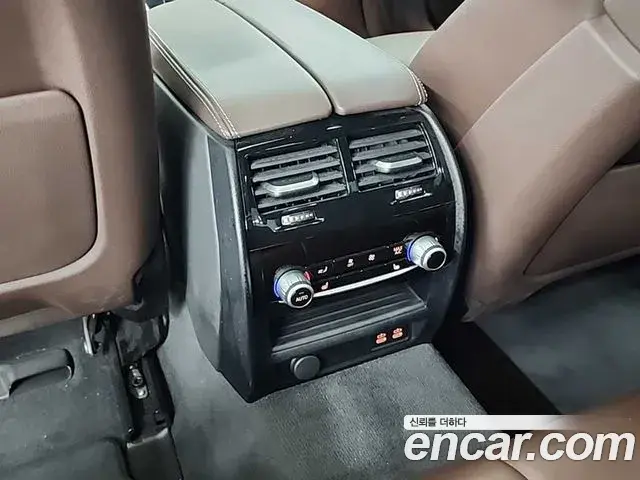 BMW 5 Series 2020 — Photo 8/20