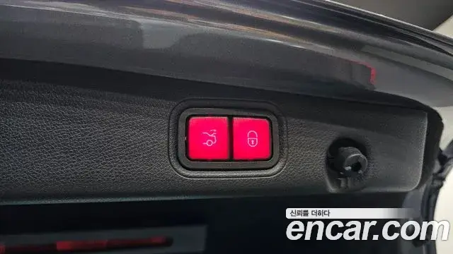 Mercedes-Benz E-Class 2021 — Photo 7/20