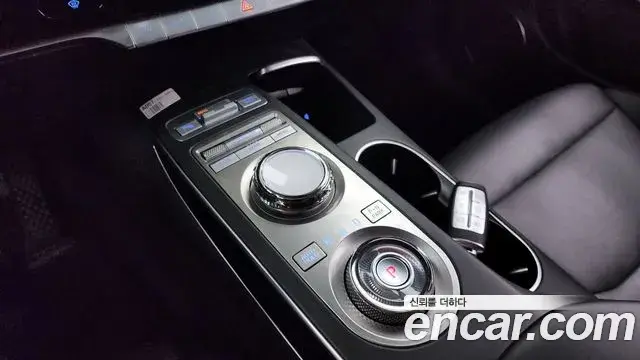 Genesis GV70 2021 — ფოტო 10/20