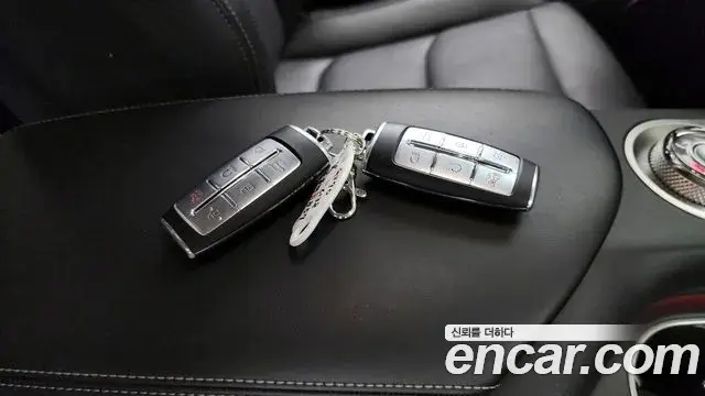 Genesis GV70 2021 — ფოტო 18/20
