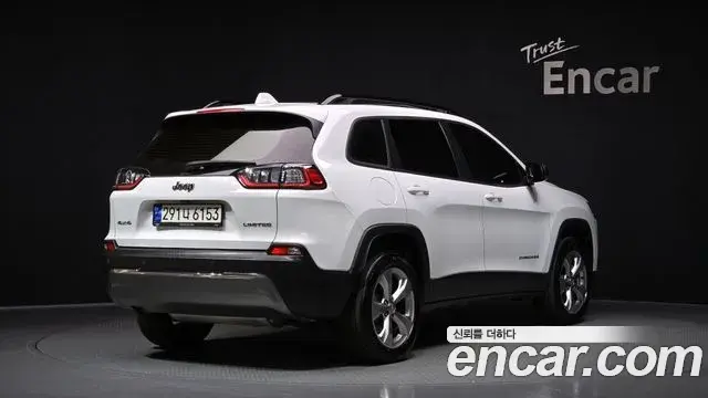 Jeep Cherokee 2022 — Фото 2/20
