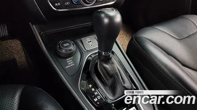 Jeep Cherokee 2022 — Фото 9/20