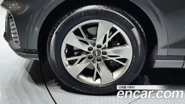Genesis GV70 2021 — ფოტო 18/20