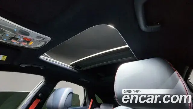 Genesis GV70 2021 — ფოტო 14/20