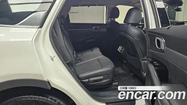 Kia Sorento 2022 — Фото 12/20