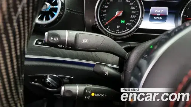 Mercedes-Benz E-Class 2018 — Şəkil 8/20