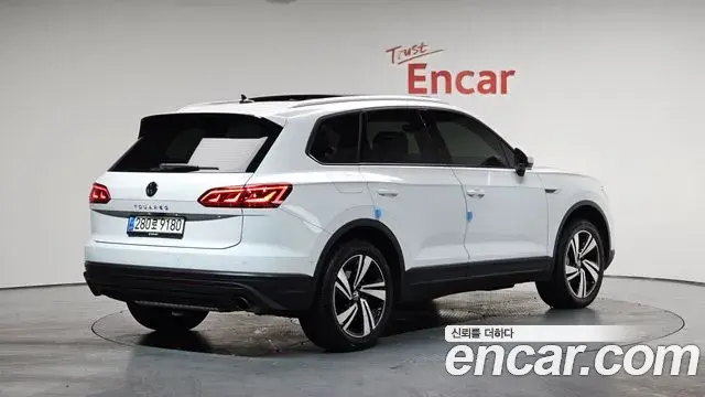 Volkswagen Touareg 2023 — Photo 7/20