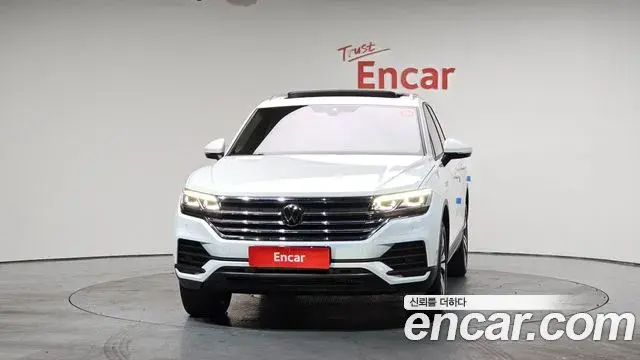 Volkswagen Touareg 2023 — Photo 19/20
