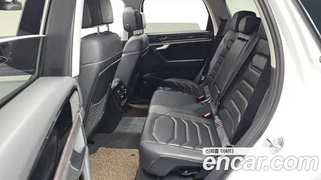 Volkswagen Touareg 2023 — Photo 8/20