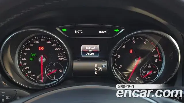 Mercedes-Benz GLA-Class 2019 — Şəkil 10/20