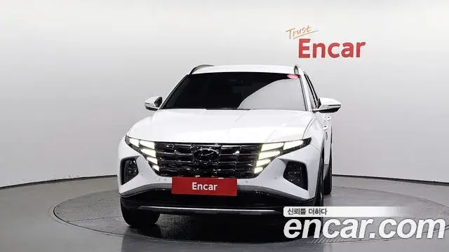 Hyundai Tucson Hybrid 2023 — Photo 16/20