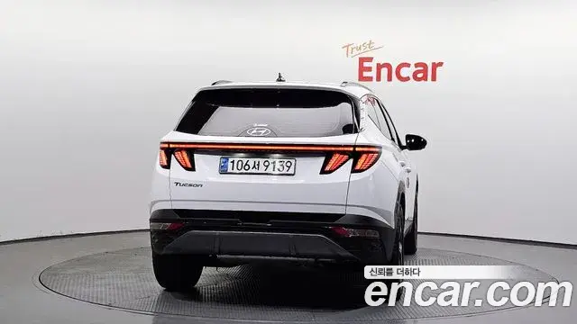 Hyundai Tucson Hybrid 2023 — Photo 9/20