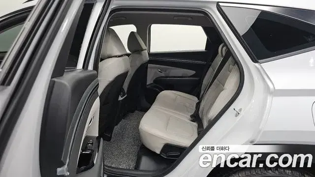 Hyundai Tucson Hybrid 2023 — Photo 7/20