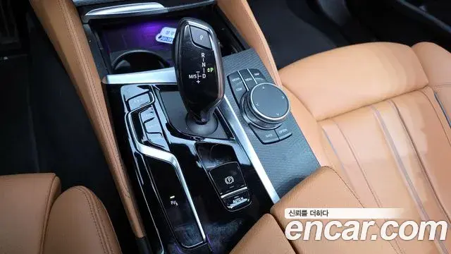 BMW 5 Series 2022 — Photo 16/20