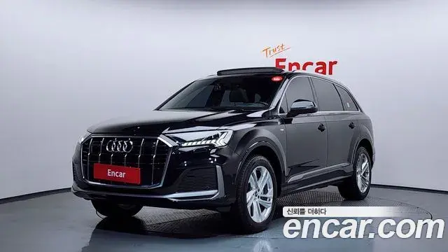 Audi Q7 2021 — Photo 6/20