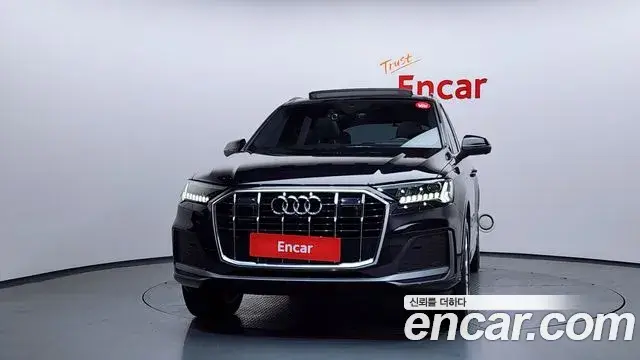 Audi Q7 2021 — Photo 12/20