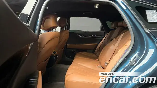 Genesis G80 2023 — Photo 8/20