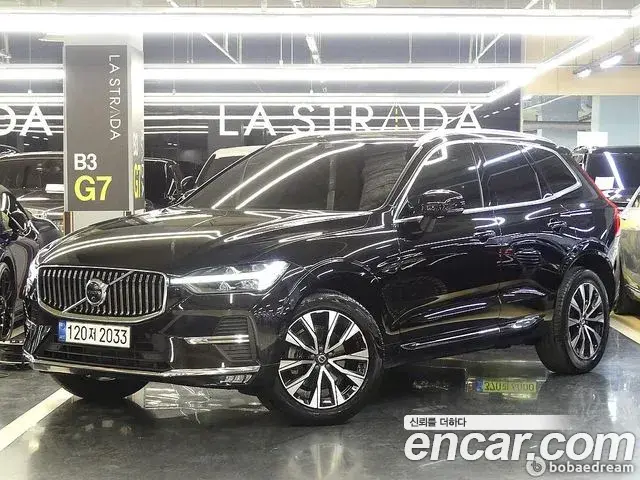 Volvo XC60 2022 — ფოტო 11/20