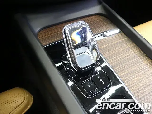 Volvo XC60 2022 — ფოტო 20/20