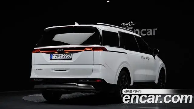 Kia Carnival 2023 — Photo 2/20