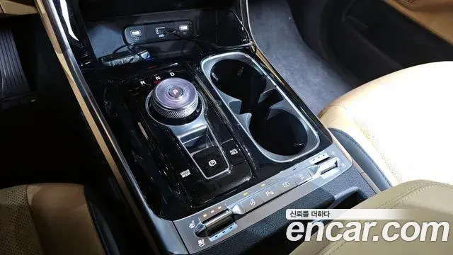 Kia Carnival 2023 — Photo 9/20