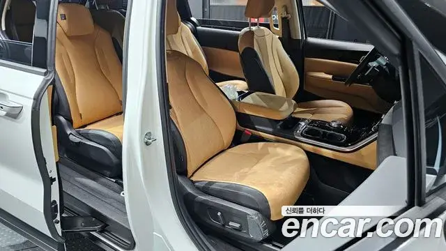 Kia Carnival 2023 — Photo 10/20