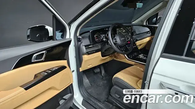 Kia Carnival 2023 — Photo 11/20