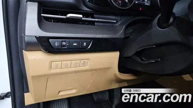 Kia Carnival 2023 — Photo 14/20