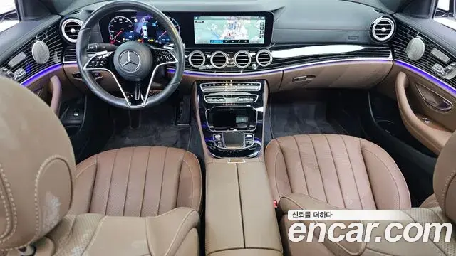 Mercedes-Benz E-Class 2021 — Photo 5/20