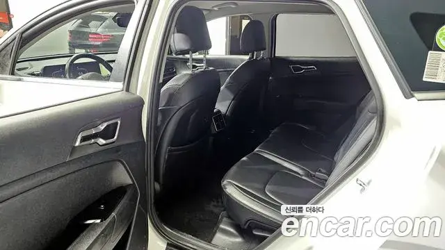 Kia Sportage 2022 — ფოტო 14/20