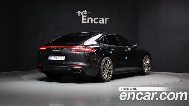 Porsche Panamera 2018 — Фото 2/20