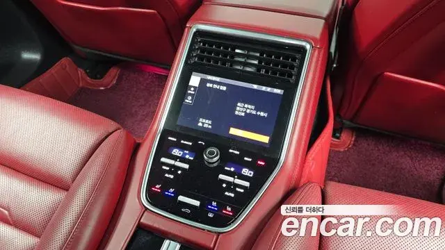 Porsche Panamera 2018 — Фото 19/20