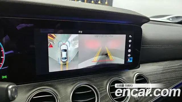 Mercedes-Benz E-Class 2020 — Фото 17/20