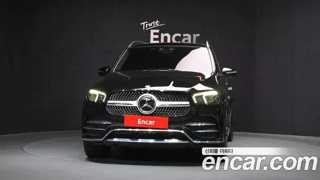 Mercedes-Benz GLE-Class 2023 — Photo 19/20
