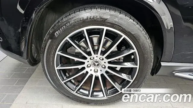 Mercedes-Benz GLE-Class 2023 — Photo 7/20
