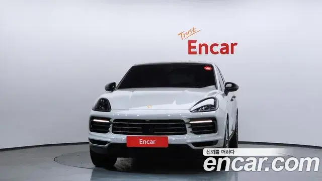 Porsche Cayenne 2022 — Photo 1/20