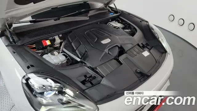 Porsche Cayenne 2022 — Photo 13/20