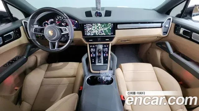 Porsche Cayenne 2022 — Photo 8/20
