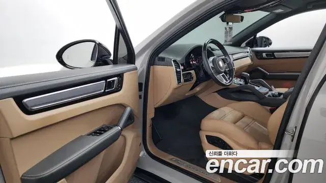 Porsche Cayenne 2022 — Photo 4/20