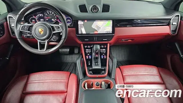 Porsche Cayenne 2021 — ფოტო 2/20