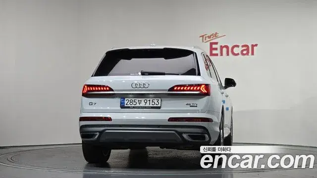 Audi Q7 2022 — Photo 14/20