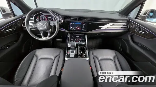 Audi Q7 2022 — Photo 6/20