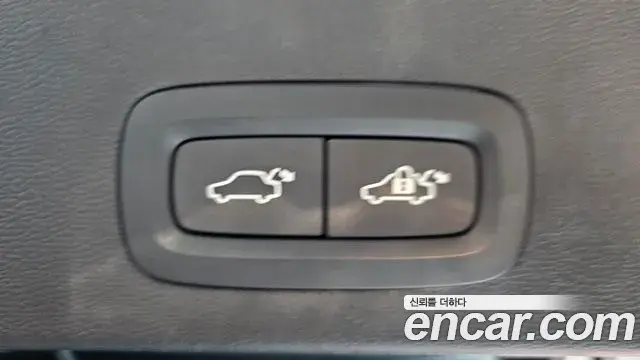 Volvo XC40 2020 — Şəkil 15/20