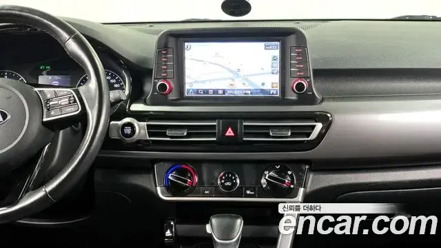 Kia Seltos 2020 — ფოტო 16/20